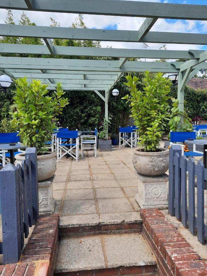 The Labouring Man Hotel Coldwaltham Екстериор снимка