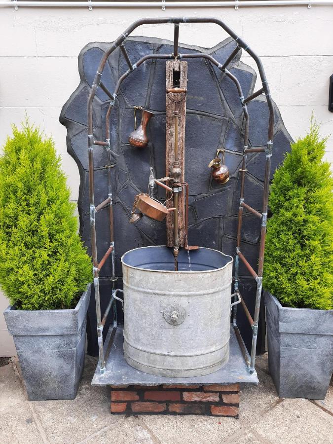 The Labouring Man Hotel Coldwaltham Екстериор снимка
