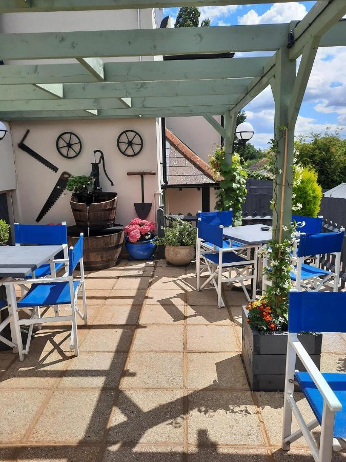 The Labouring Man Hotel Coldwaltham Екстериор снимка