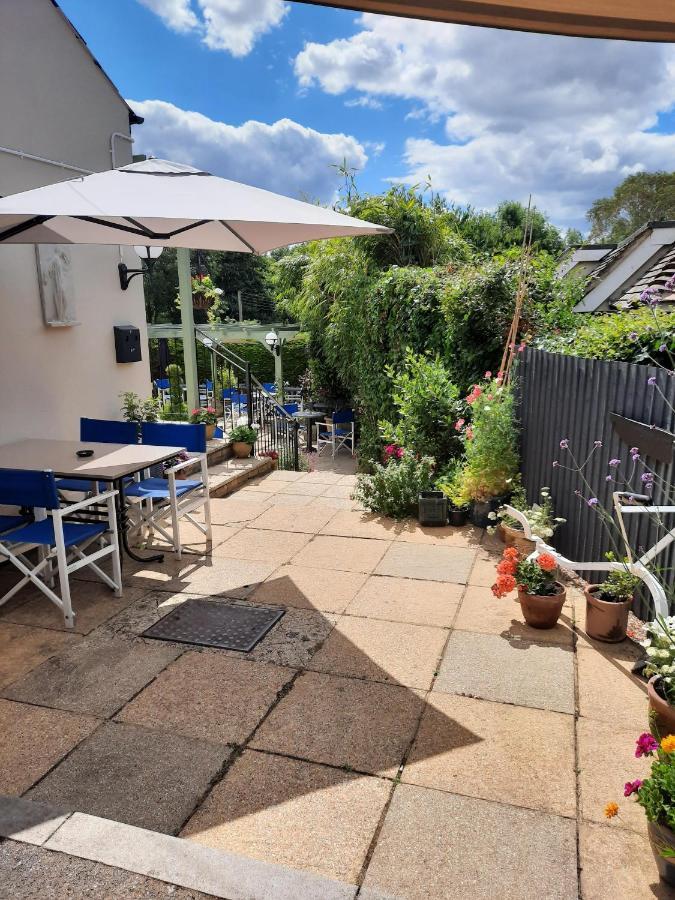 The Labouring Man Hotel Coldwaltham Екстериор снимка